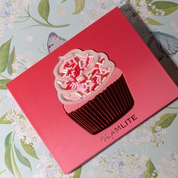 Glamlite | Red Velvet Cupcake | Pinks and Berry Tones | Spring 2021 Launch | NWT - Picture 3 of 7
